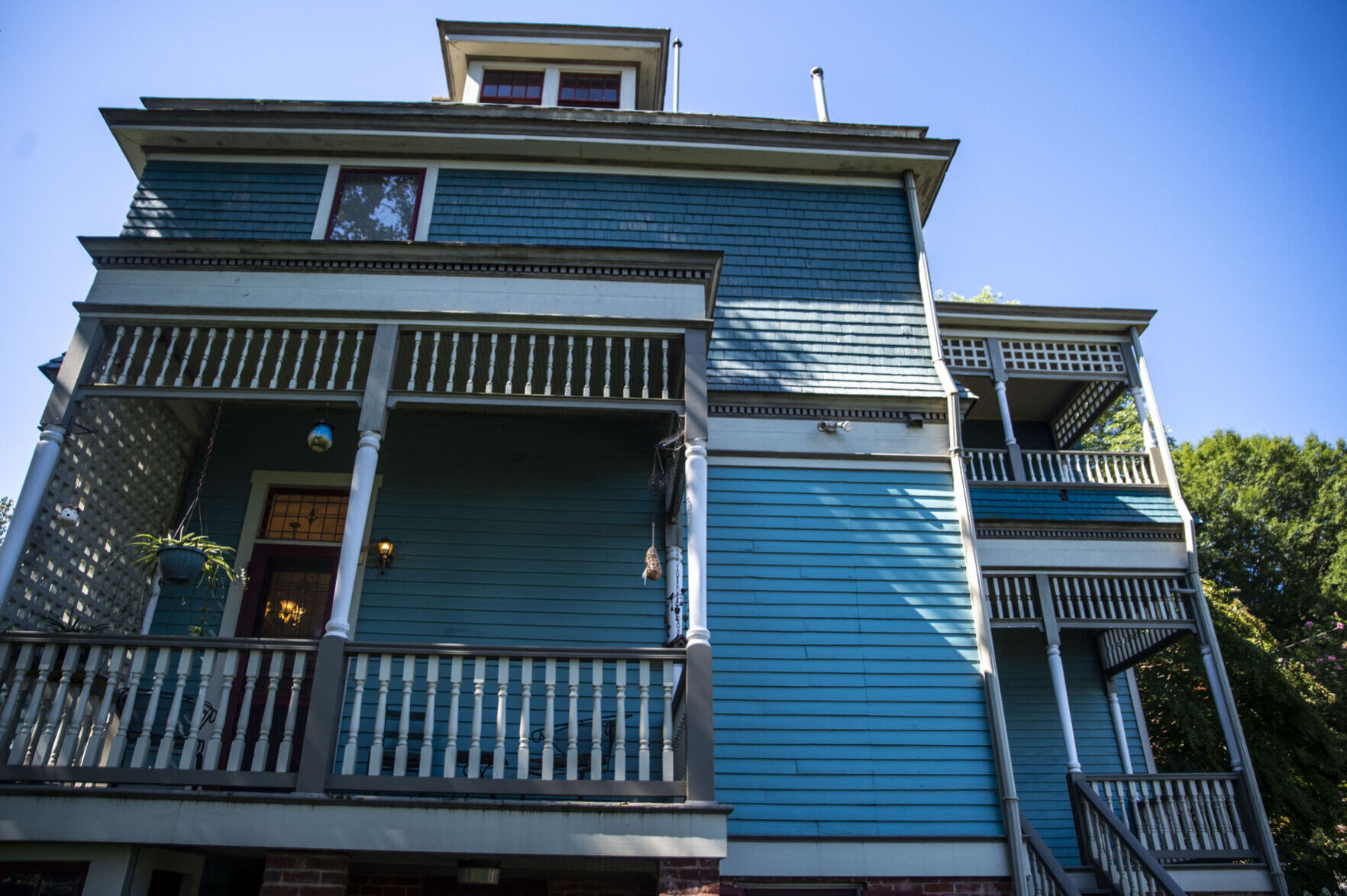 400 Madison St